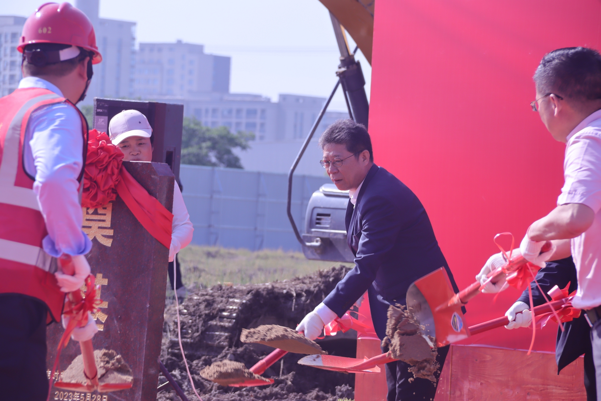 1687256059656417.jpg 培土1.jpg